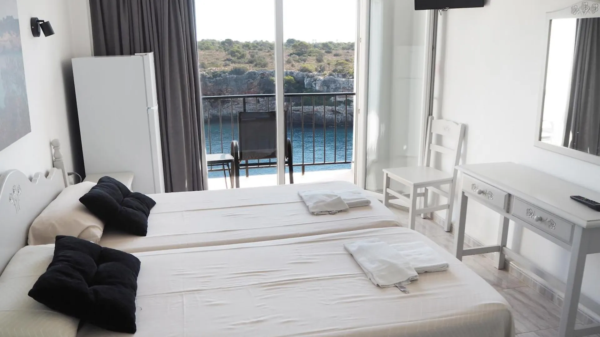 **  Hotel Rocamar Cala Figuera  Španělsko